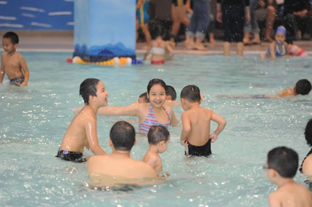 Khai trương cụm bể bơi trong nhà lớn nhất Việt Nam