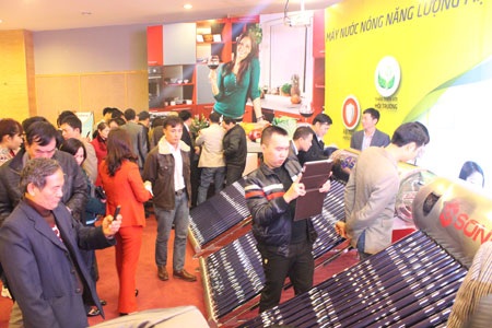 Trao đổi với phóng viên