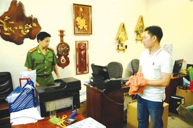 Điều chưa biết trong vụ 40.000 người “sập bẫy” Tâm Mặt Trời - 1 Nguyễn Hoàng Vũ (Tổng GĐ Cty Tâm Mặt Trời) lúc bị Bộ Công an bắt giữ.
