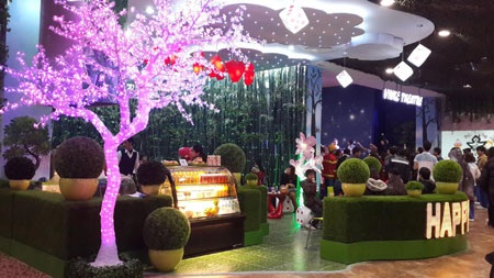 VinKE – Thiên đường vui chơi cho cả gia đình - 10 Nhiều phụ huynh cũng rất vui khi được ghi lại khoảnh khắc vui chơi thỏa thích của các con