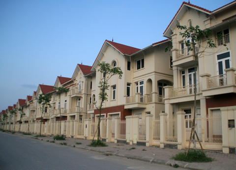 Bấn loạn với đề xuất trên trời: Bỏ đi là xong? - 1 Quy định cấm xây biệt thự nhại kiểu Pháp nhầm do in ấn. (Ảnh:D.A)