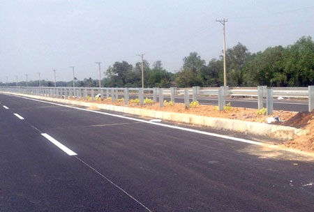 Yêu cầu xử lý nghiêm đơn vị "rút ruột đường cao tốc" TPHCM - Long Thành - Dầu Dây - 1 Yêu cầu xử lý nghiêm đơn vị rút ruột đường cao tốc TPHCM - Long Thành - Dầu Dây
