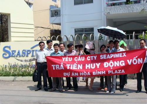 Chung cư tứ bề kiện cáo: Mua bất ổn, ở bất an - 2 Chung cư tứ bề kiện cáo: Mua bất ổn, ở bất an