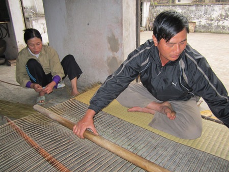 Cái khó bó... thưởng tết