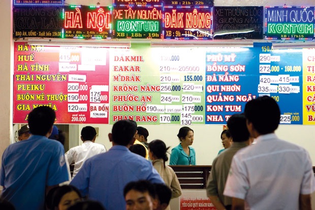 Vé xe tết: Một kiểu làm giá, mười năm không quản được