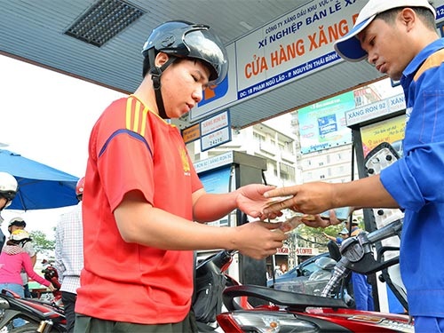 “Bí mật” bàn giá xăng dầu - 1 “Bí mật” bàn giá xăng dầu