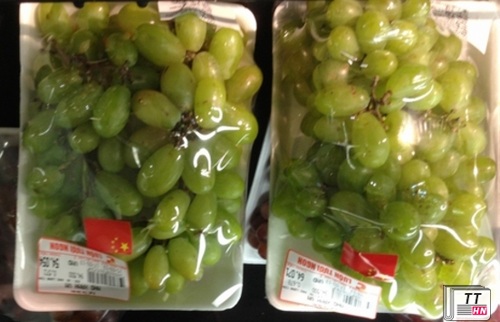 Siêu thị cũng kinh doanh hàng… bẩn - 1 Nho Trung Quốc dán mác nho Ninh Thuận