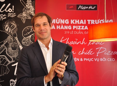 Ông lớn Pizza Mỹ mở rộng thị phần tại Việt Nam - 1 Ông Archibald David Keswick – Tổng Giám đốc Pizza Hut tại Việt