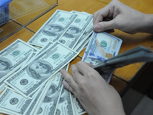 USD chợ đen: Bao nhiêu cũng có! - 1 USD chợ đen: Bao nhiêu cũng có!