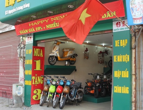 Muôn kiểu "xả hàng" ăn theo Tết - 10 ‘…Mua 1 tặng 3’