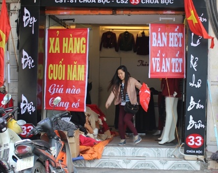 Muôn kiểu "xả hàng" ăn theo Tết - 5 Bán hết về ăn Tết