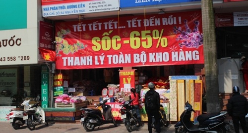 Muôn kiểu "xả hàng" ăn theo Tết - 6 ... với mức giảm cực sốc.