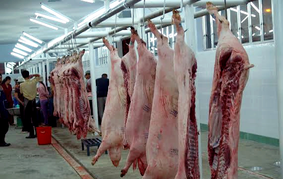 Tết dương thực phẩm tăng giá đón Tết âm - 1 Ém hàng chờ cận Tết tăng giá (ảnh N.P)