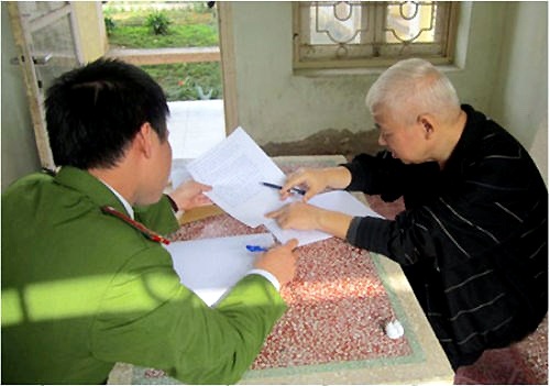 Sám hối của Bầu Kiên, Huyền Như từ buồng biệt giam - 1 Hình ảnh mới nhất của bầu Kiên thật là thê thảm (ảnh CAND).