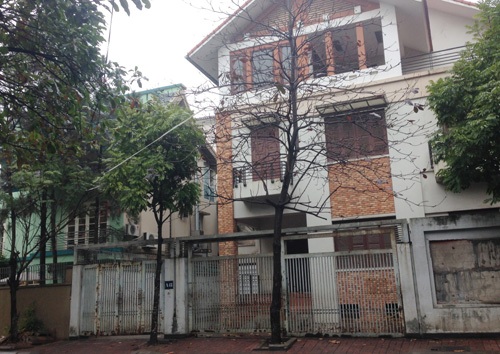 Tháo chạy khỏi biệt thự Trung Hòa - Nhân Chính - 1 Nhiều căn biệt thự hàng chục tỷ bỏ không vì không có khách thuê