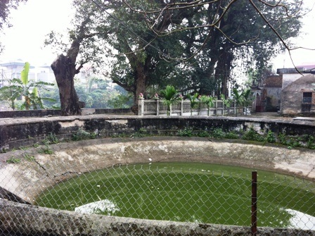 Giếng làng cổ kính ngày nào...