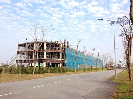 Gamuda Gardens gấp rút hoàn thành các hạng mục tiện ích - 2 Dãy nhà phố thương mại đã được xây tới tầng 3 – Đăng ký để thuê, Hotline: 0902 178 088