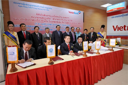 Lễ ký kết hợp tác toàn diện giữa VietinBank chi nhánh lào với 4 Công ty lớn của Lào.