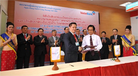 Lễ ký kết hợp tác toàn diện giữa VietinBank chi nhánh lào với 4 Công ty lớn của Lào.