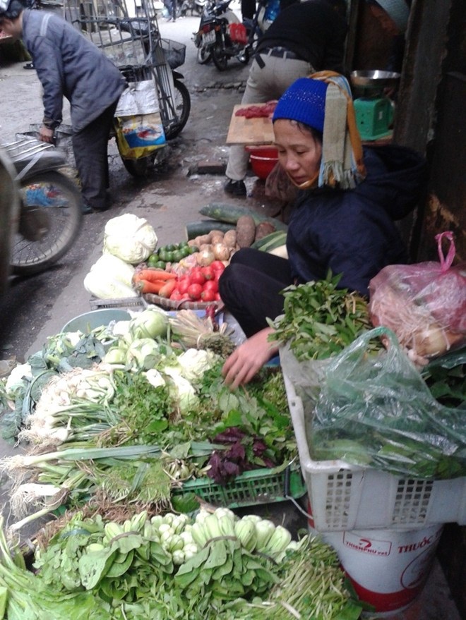 Cảnh giác với những “chiêu” lừa mua hàng ngoài chợ - 1 Cảnh giác với những “chiêu” lừa mua hàng ngoài chợ