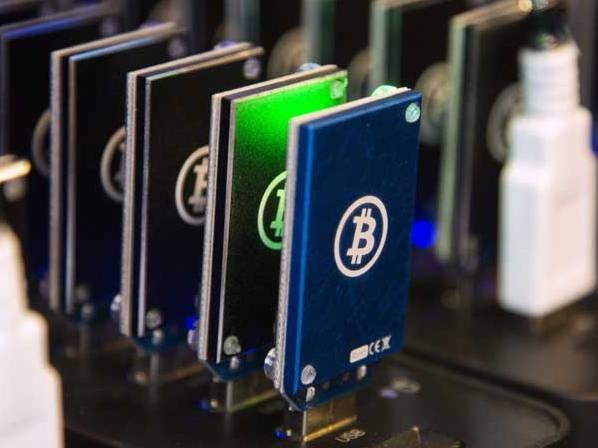 Bitcoin để mất hào quang ra sao? - 2 Hai tháng sau đó,