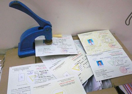 Mua chứng chỉ dễ hơn mua... rau - 2 Chứng chỉ được nhiều trung tâm tự in