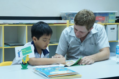 Đăng Ký Online - Nhận Ngay Học Bổng 40% học phí tại AMA - 2 Với đội ngũ 100% giáo viên bản ngữ, cơ sở vật chất hiện đại, học viên AMA sẽ được