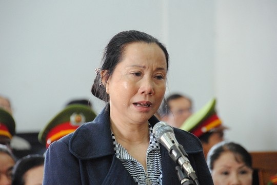 Đại án lừa đảo ngàn tỉ đồng: Đề nghị tử hình Vũ Việt Hùng - 2 Bị cáo Trần Thị Xuân tại phiên tòa