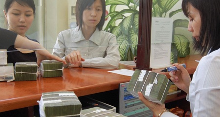 Lãi suất huy động đã được các ngân hàng (NH) giảm từ ngày 18/3