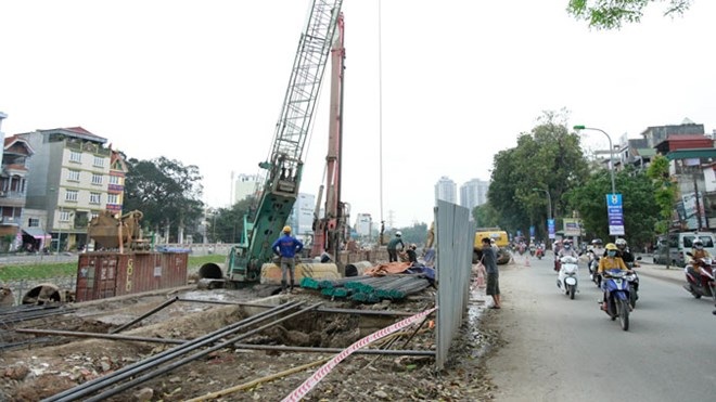 Tư vấn dự án Cát Linh - Hà Đông chưa từng làm đường sắt đô thị - 1 Thi công dự án đường sắt trên cao. Ảnh: Như Ý