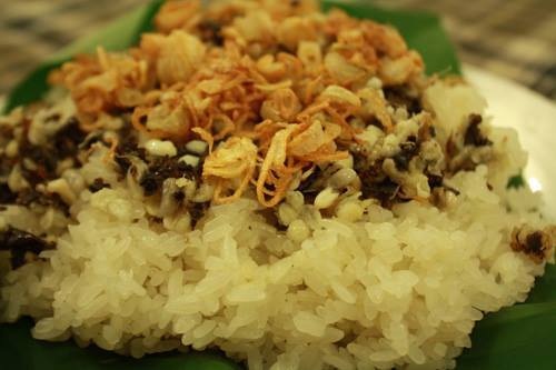 Sợ stress: Dân Hà Thành sốt ăn trứng kiến gai đen - 2 Trứng kiến gai đen rất hút khách mặc dù giá không hề rẻ