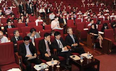 Vietcombank tổ chức thành công Đại hội cổ đông thường niên năm 2014 - 2 Vietcombank tổ chức thành công Đại hội cổ đông thường niên năm 2014
