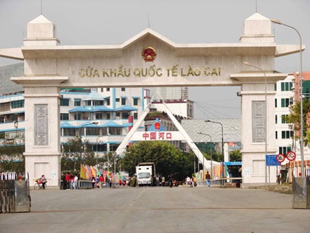 Cửa khẩu Quốc tế Lào Cai tạm ngưng thông quan hàng hóa - 1 Cửa khẩu Quốc tế Lào Cai tạm ngưng thông quan hàng hóa