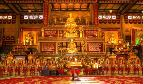 Những đại gia ăn chay răn mình, xây chùa để đời - 2 Một ngôi chùa ở Đại Nam