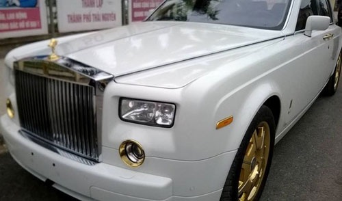 Dát vàng, ăn vàng: Đại gia Việt cầu an thân, sống thọ - 3 Rolls-Royce Phantom mạ vàng của đại gia Thái Nguyên
