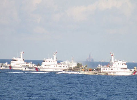 Âm mưu biển Đông của Trung Quốc: Những nguồn lợi ngoài dầu khí - 1 Trung Quốc đặt giàn khoan khổng lồ nặng hàng chục nghìn tấn đưa vào vùng biển của Việt Nam