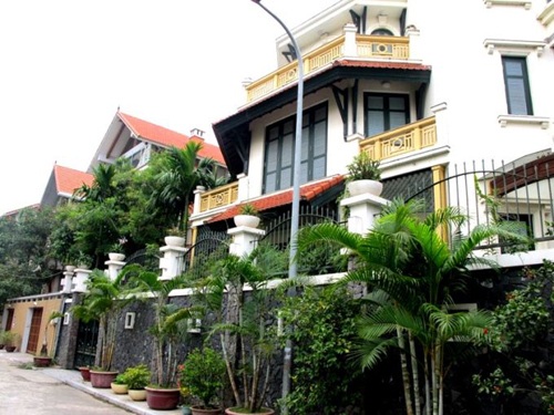Những vùng giàu Hà Nội: Biệt thự Hồ Tây, gia thế truyền đời - 3 Biệt thự hồ tây có giá hàng chục tỷ