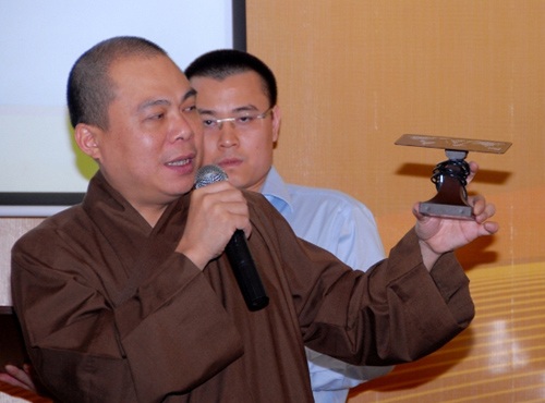 Đại gia Việt tự răn mình theo triết lý nhà Phật - 2 Ông Vũ đầu tư kênh truyền hình dành cho Phật tử