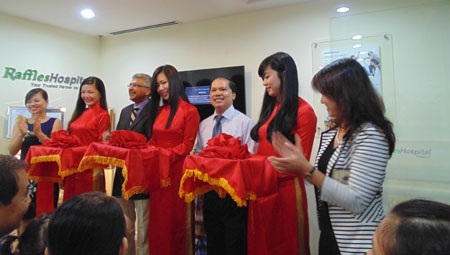 Bệnh viện Raffles (Singapore) khai trương Văn phòng Đại diện tại TP.HCM - 2 BV Raffles Singapore: Lựa chọn hàng đầu của bệnh nhân từ hơn 100 quốc gia trên thế giới