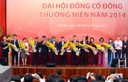 VietinBank tổ chức thành công Đại hội đồng Cổ đông thường niên năm 2014 - 2 VietinBank tổ chức thành công Đại hội đồng Cổ đông thường niên năm 2014