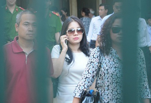 Nhìn người đàn bà xinh đẹp và quyến rũ này, không ai nghĩ đã là người mẹ của 3 con.