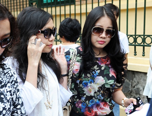 Xuất hiện trong những phiên xử bầu Kiên, bà Lan luôn được truyền thông quan tâm