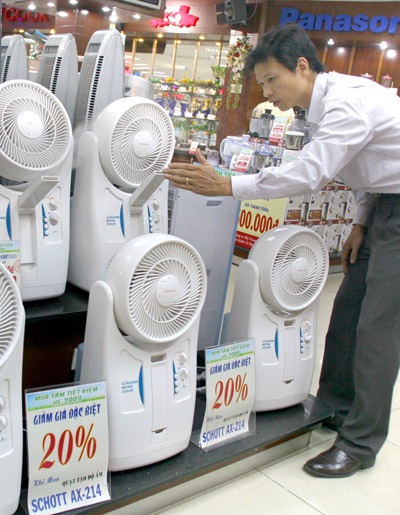 Hàng giải nhiệt bán chạy vì nắng nóng - 1 Hàng giải nhiệt bán chạy vì nắng nóng