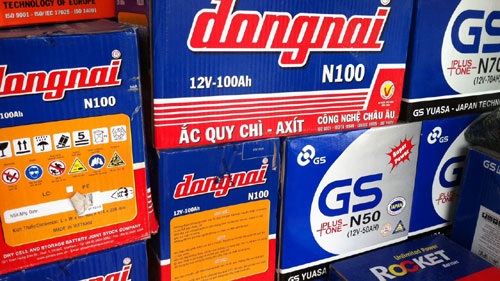 Giá thành sản xuất ắc qui trong nước cao hơn rất nhiều so với giá nhập khẩu (ảnh PV)