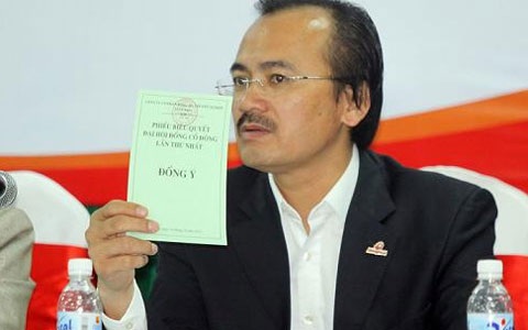 Bầu Thắng hụt hơi trong cuộc chơi đam mê