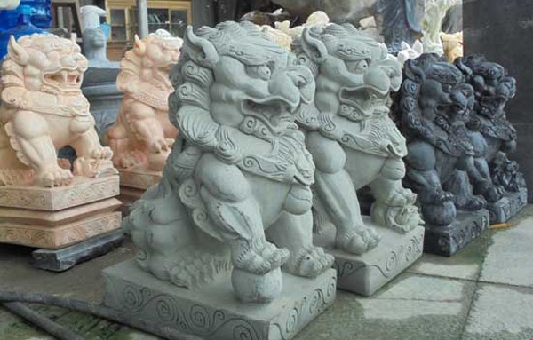Linh vật đá vàng trấn yểm nhà đại gia - 14 Linh vật phong thủy được bán ở nhiều tuyến đường ven Hà Nội