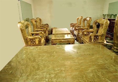 Chiêm ngưỡng kiệt tác mỹ nghệ “độc nhất vô nhị” bằng gỗ quý - 3 Bộ “Siêu phẩm” 18 món làm từ ngọc nghiến nguyên khối.
