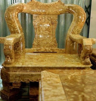 Chiêm ngưỡng kiệt tác mỹ nghệ “độc nhất vô nhị” bằng gỗ quý - 4 Các đường vân độc đáo, thiết kế tinh xảo, màu sắc óng vàng huyền ảo.