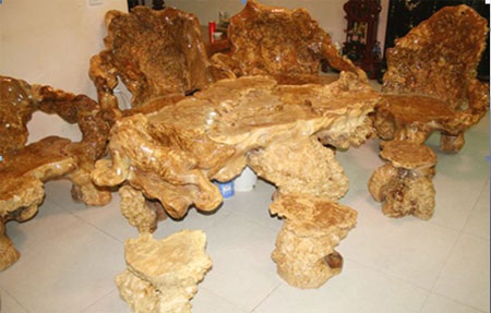 Chiêm ngưỡng kiệt tác mỹ nghệ “độc nhất vô nhị” bằng gỗ quý - 5 Các đường vân độc đáo, thiết kế tinh xảo, màu sắc óng vàng huyền ảo.