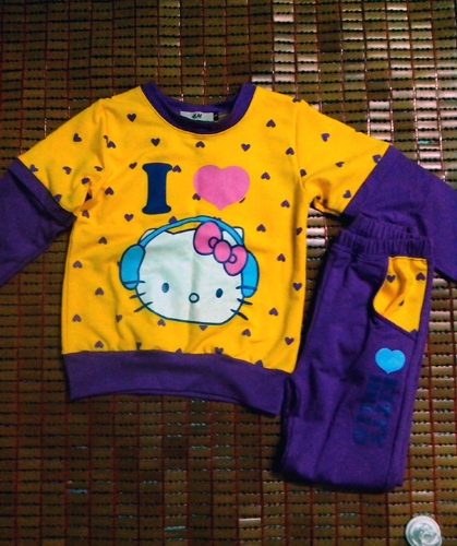 Dân quê mắc lỡm hàng hiệu qua mạng - 1 Bộ quần áo giá 160.000 đồng không nhãn mác